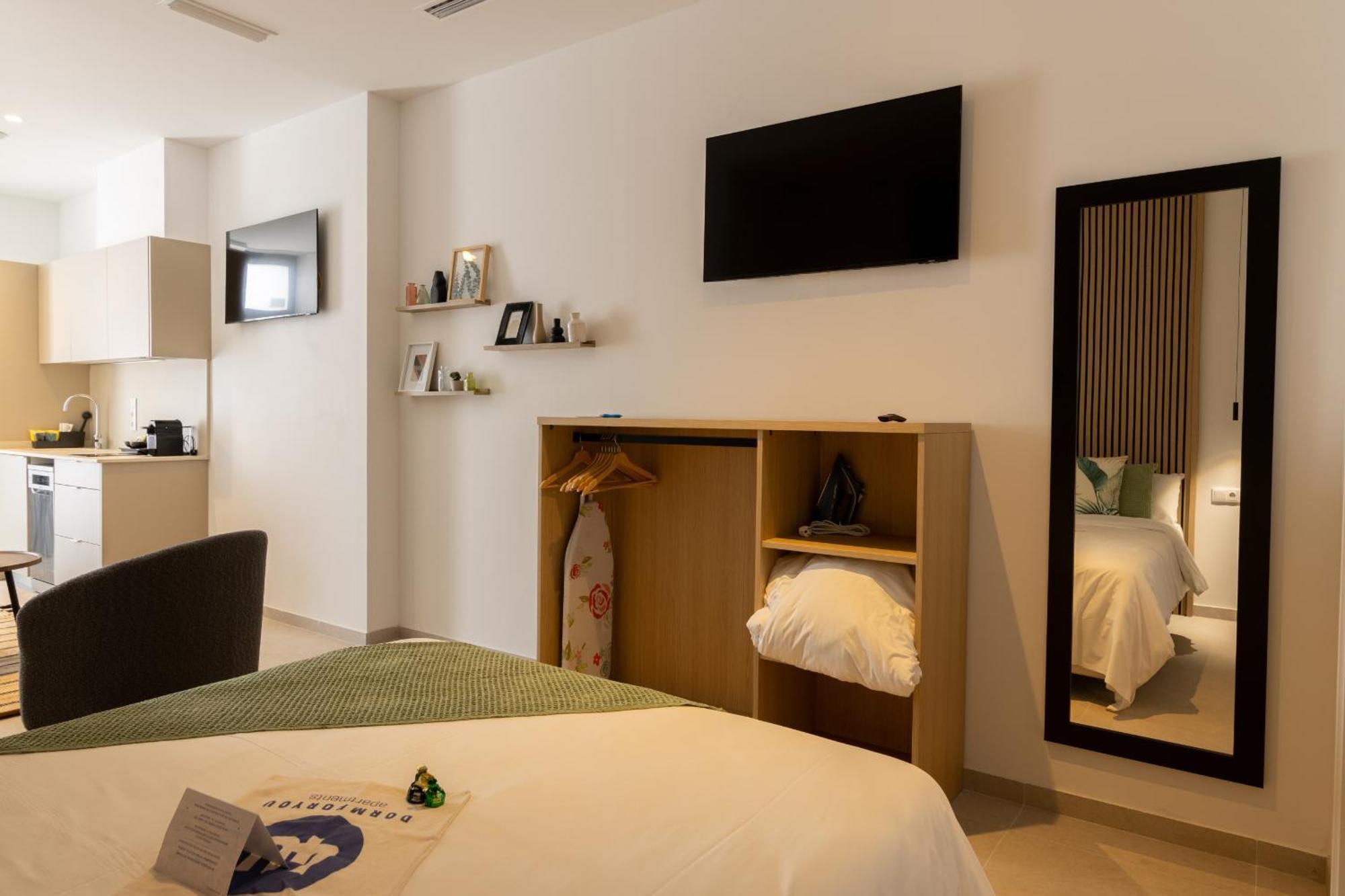 Dorm4You Arena Plaza บาเลนเซีย ภายนอก รูปภาพ
